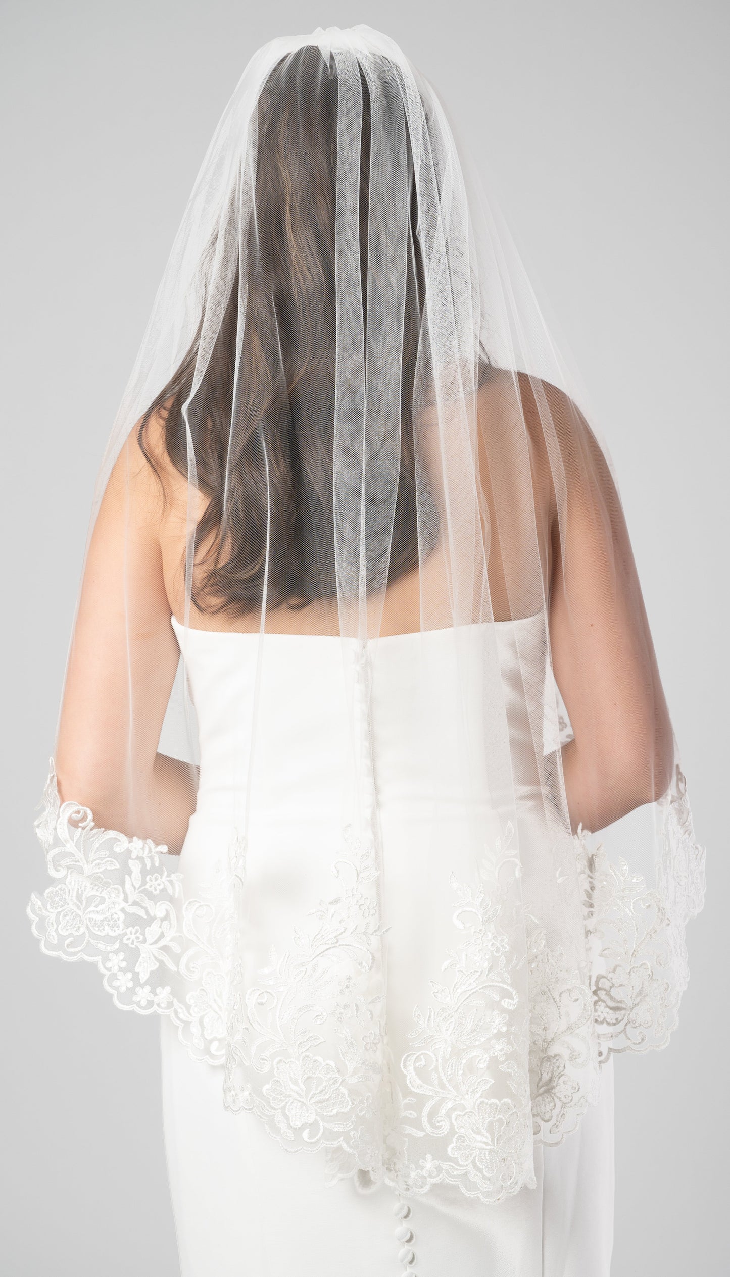 |Kennedy Blue Edith Scalloped Lace Edge Veil