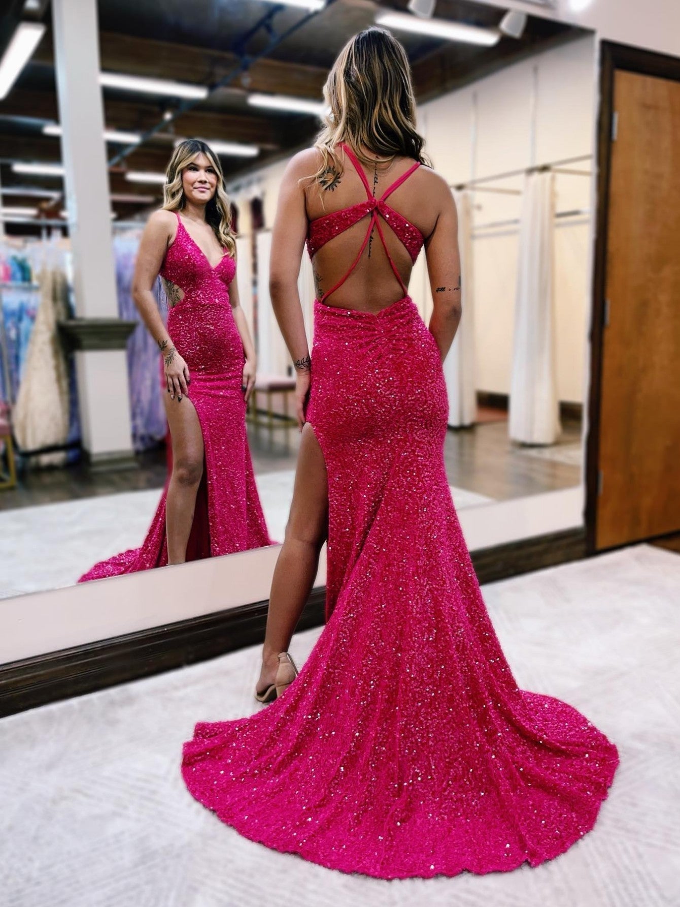 Roycebridal Glitter Red Mermaid V Neck Cut Out Prom Dress with Slit