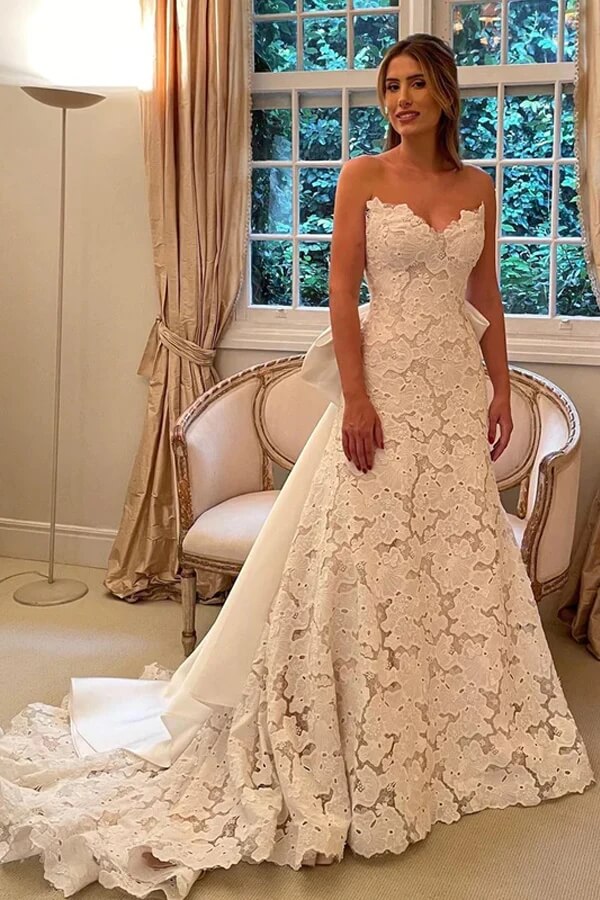 Beautiful Ivory Lace A-line Strapless Boho Wedding Dresses With Bowtie, MW866 | cheap lace wedding dresses | simple wedding dresses | bridal gowns | musebridals.com