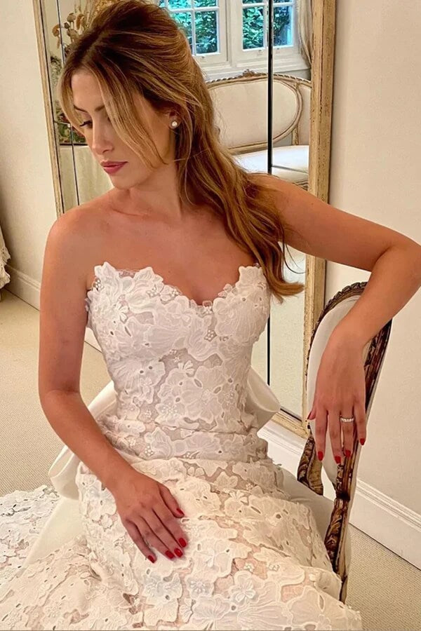 Beautiful Ivory Lace A-line Strapless Boho Wedding Dresses With Bowtie, MW866 | vintage wedding dresses | cheap lace wedding dresses | bridal gown | musebridals.com