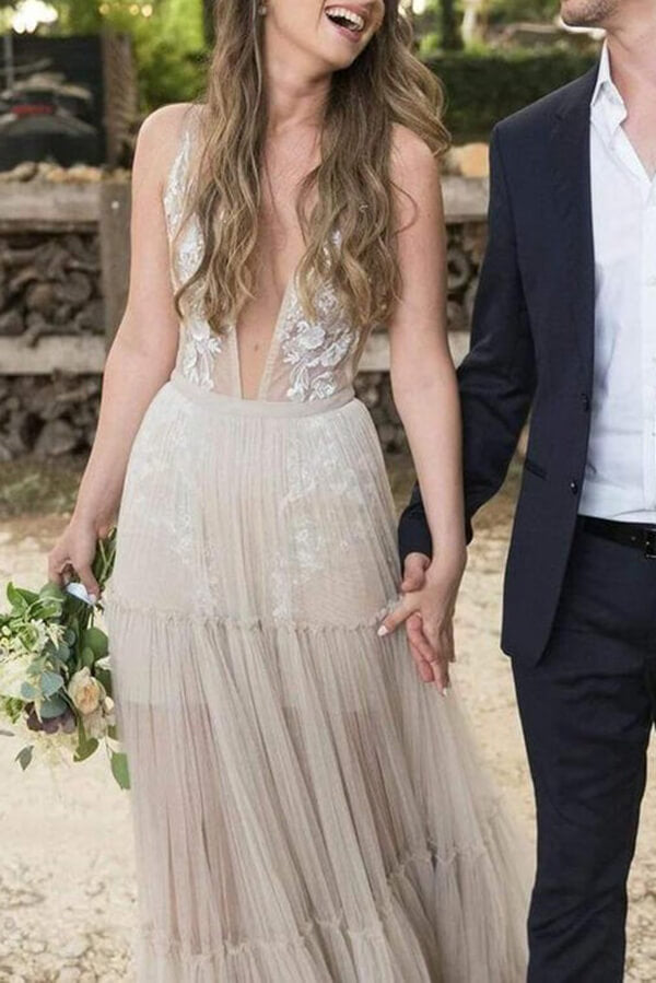 Bohemain Tulle Wedding Dress, A-line V-neck Appliqued Bridal Gown, MW635 | beach wedding dress | wedding dresses online | a line wedding dress | www.musebridals.com