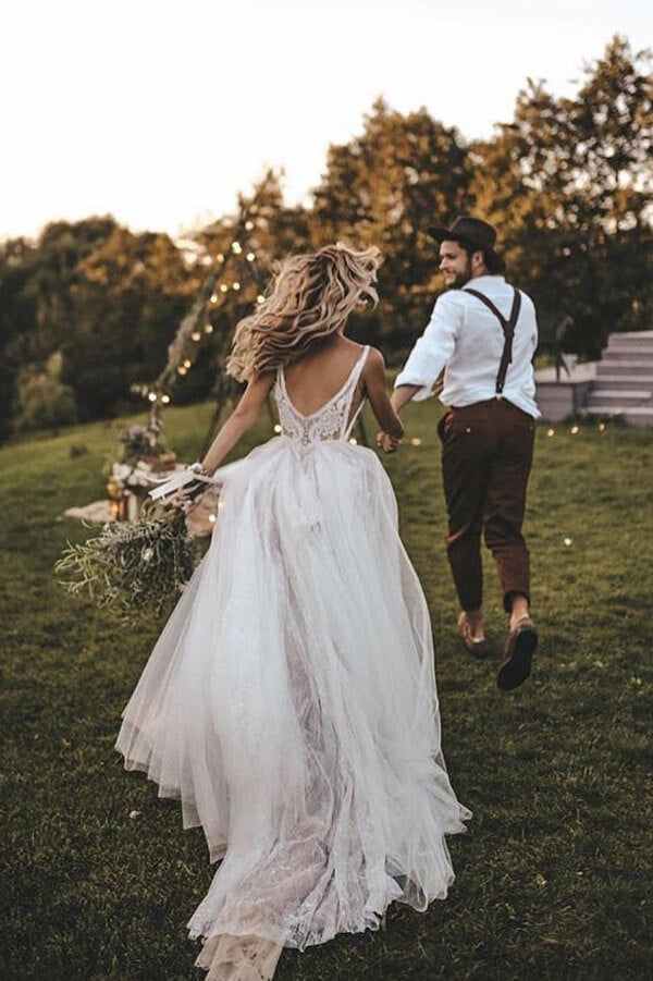 Boho Tulle Lace Sweep Train Wedding Dress Bridal Gown With Feather, MW524 | beach wedding dresses | bridal gowns | lace wedding dress | wedding gown | www.musebridals.com