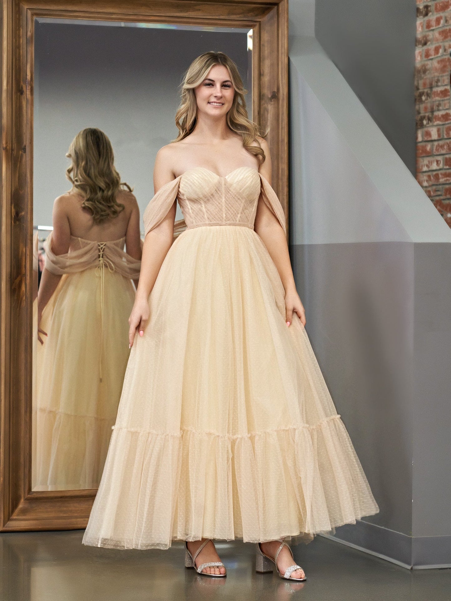 Roycebridal Nova | A-Line Champagne Tulle Sweetheart Tea-Length Prom Dress