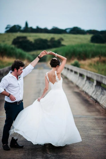 Chiffon A-line Sweetheart Beach Wedding Dresses With Lace Appliques, MW786 | cheap lace wedding dresses | beach wedding dresses | wedding dresses stores | bridal gowns | musebridals.com