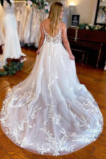  Elegant Tulle A-line Wedding Dresses With Lace Appliques, Bridal Gown, MW929 | beach wedding dresses | wedding gown | wedding dress stores | musebridals.com