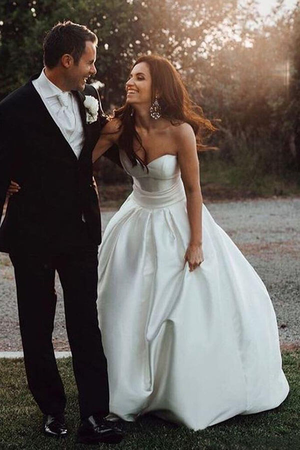 Fabulous Ivory Satin Ball Gown Sweetheart Wedding Dresses, Bridal Gown, MW626 | satin wedding dress | beach wedding dress | ivory wedding dresses | www.musebridals.com