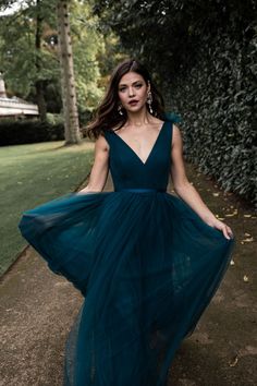 Fall V Neck Emerald Wedding Guest Dresses 2024 Tulle Bridesmaid Dresses