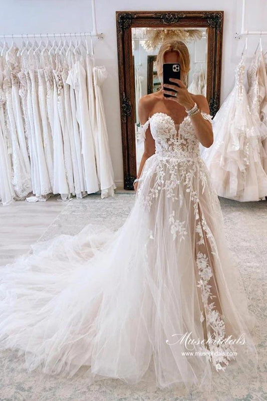 Gorgeous Tulle A-line Sweetheart Neck Lace Appliques Wedding Dresses, MW950 | cheap lace wedding dress | wedding dress stores | vintage wedding dress | musebridals.com