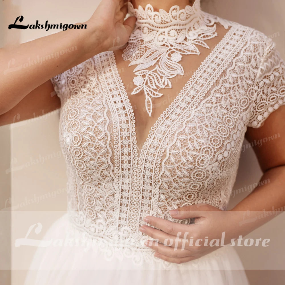 High Collar Short Sleeve Wedding Dresses Tulle Appliques Pearls Covered Button A-Line Bridal Gowns Roycebridal