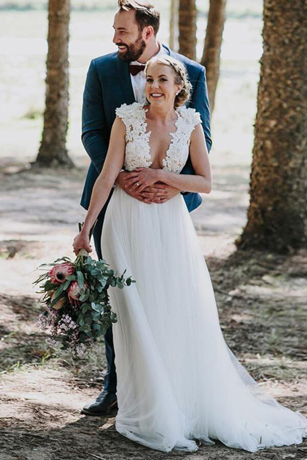 Ivory Tulle Rustic Lace Appliques V-neck Wedding Dresses, Bridal Gowns, MW565 | lace wedding dress | beach wedding dresses | cheap wedding dresses | www.musebridals.com