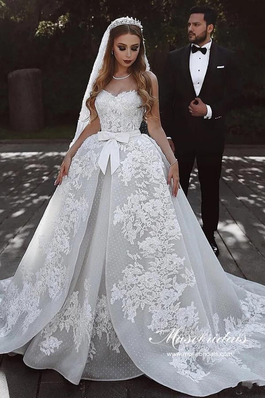 Luxury Tulle Ball Gown Sweetheart Wedding Dresses With Lace Appliques, MW987 | cheap lace wedding dress | bridal gown | wedding dresses near me | musebridals.com