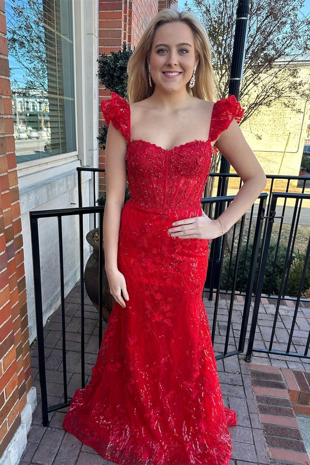 Roycebridal Liv | Red Appliques Sweetheart Flutter Sleeve Mermaid Long Prom Dress