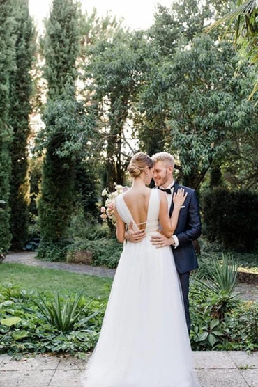 Simple V Neckline Tulle Ball Gown Wedding Dress Plunging Style Bridal Gown,MW387 | musebridals.com