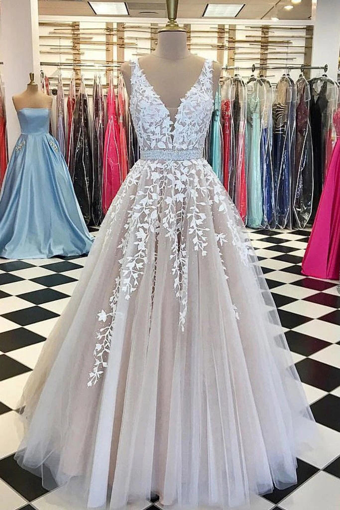 V-neck Lace Long Wedding Dress,Tulle Ball Gown Prom Dress With Appliques,MW396