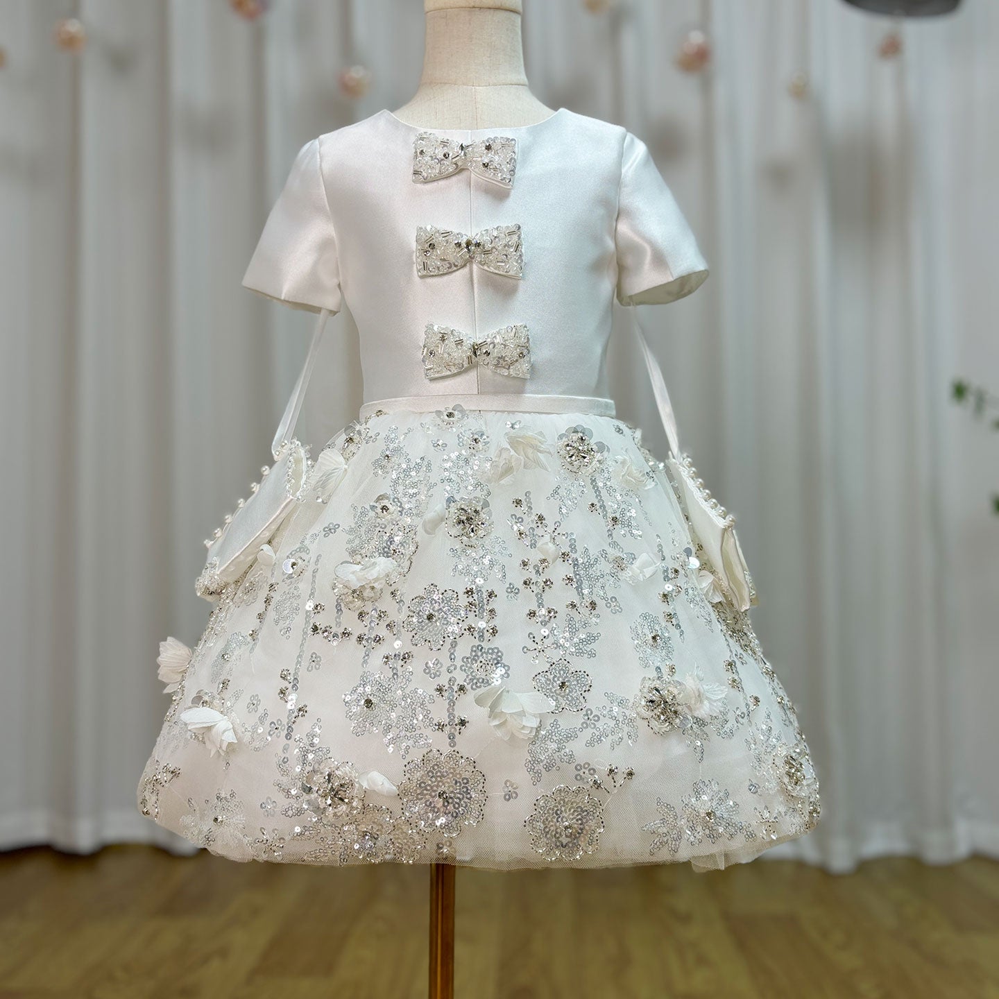 Roycebridal Luxury Arabic White Girl Dress Bow Handmade Flowers with Glove Baby Kid Princess Wedding Birthday Party Gown 2025 J357