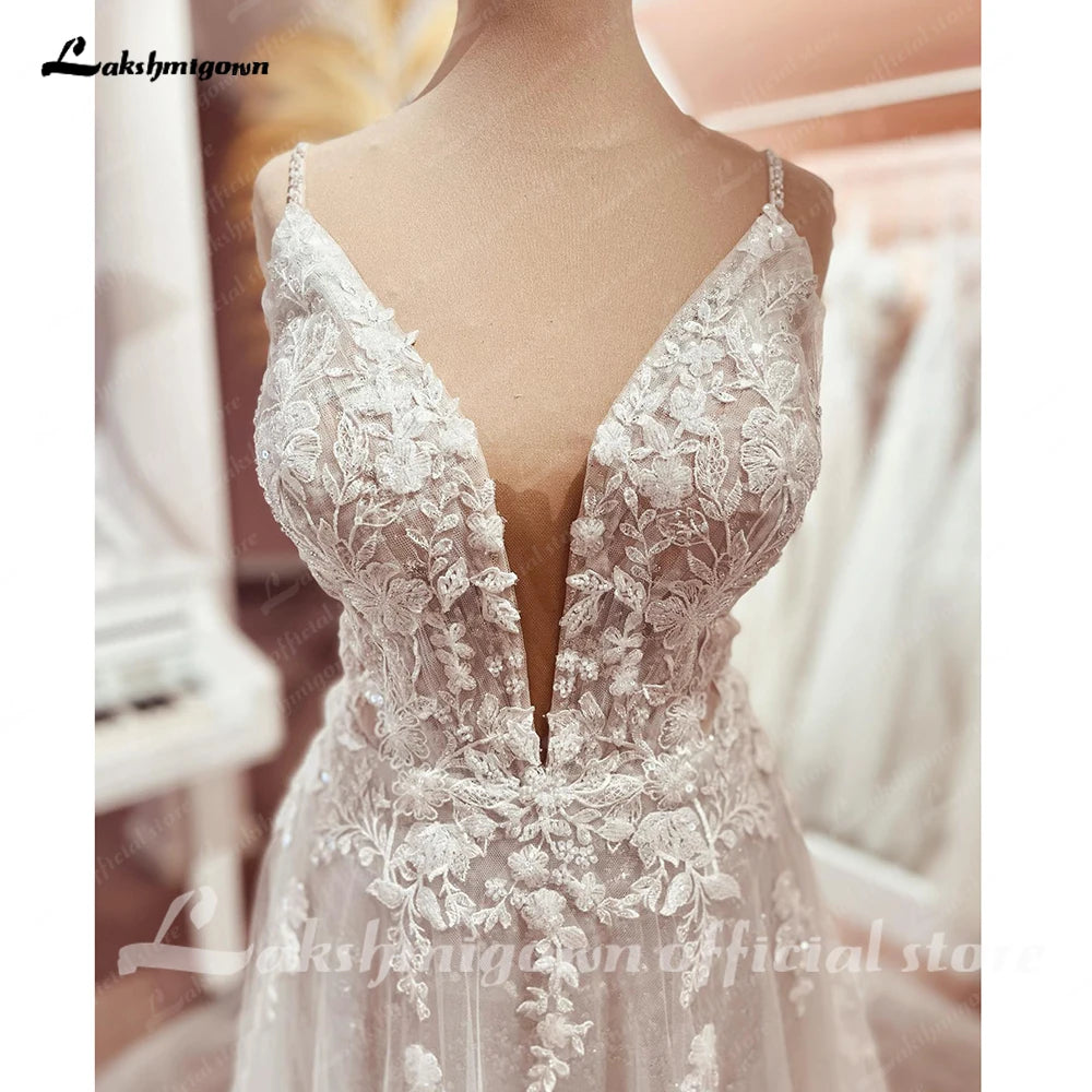 Roycebridal Bohemian Lace Wedding Dresses V-Neck Appliques Spaghetti Strap A-Line Beach Bridal Dress Plus Size Wedding Gowns