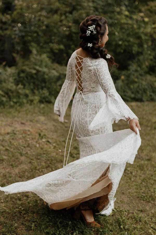 Beach wedding dresses | bohemian wedding dresses | rustic wedding dresses | www.musebridals.com