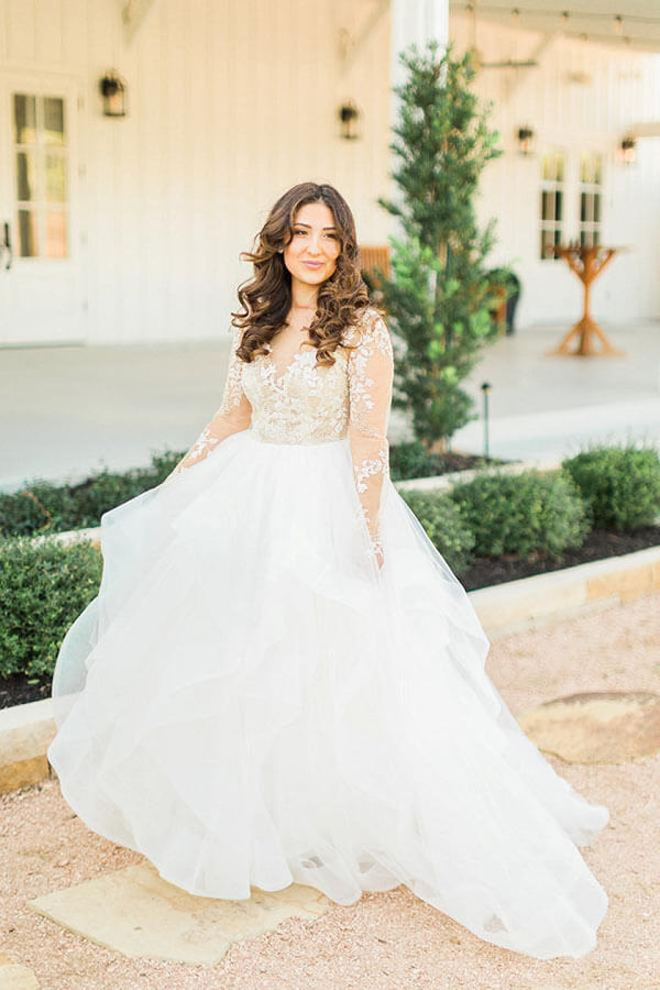 Stunning Plus Size Long Sleeves Wedding Dress with Lace Appliques, MW534 | long sleeves wedding dress | wedding dresses online | tulle wedding dress | beach wedding dress | www.musebridals.com