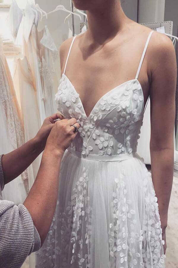 Tulle A-line Lace Appliqued Spaghetti Straps Wedding Dress, Wedding Gown, MW726 | cheap lace wedding dresses | beach wedding dresses | a line wedding dresses | www.musebridals.com