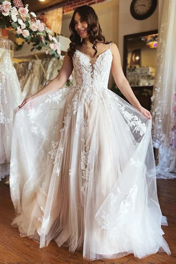 Tulle A-line V-neck Spaghetti Straps Wedding Dresses With Lace Appliques, MW759 | wedding dresses online | wedding dresses stores | bridal gowns | musebridals.com