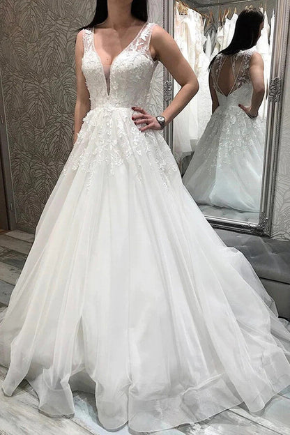 Tulle A-line V-neck Wedding Dresses With Lace Appliques, Bridal Gowns, MW818 | cheap lace wedding dress | wedding gowns | vintage wedding dress | musebridals.com