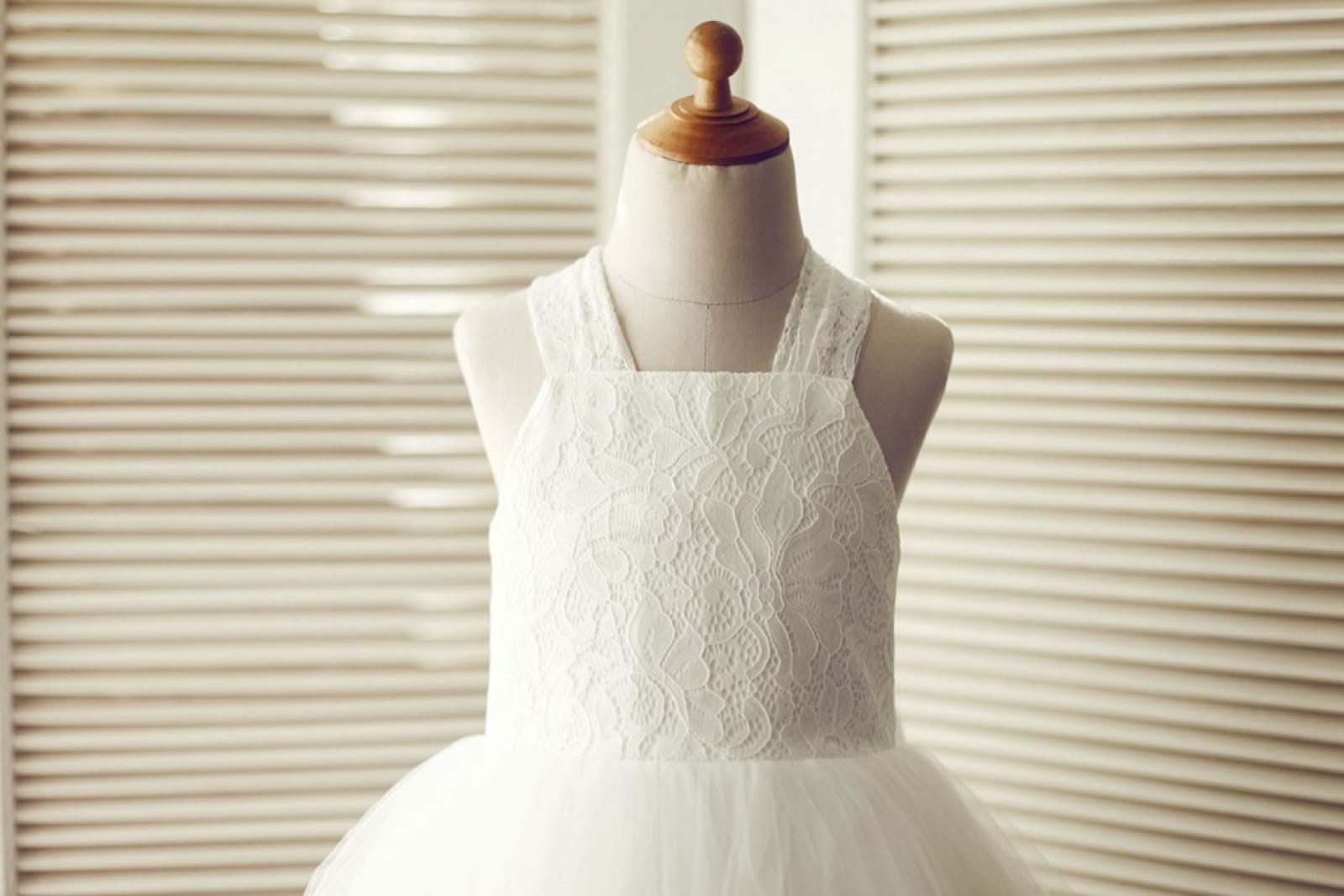 Backless Ivory Lace Tulle Wedding Flower Girl Dress with Big