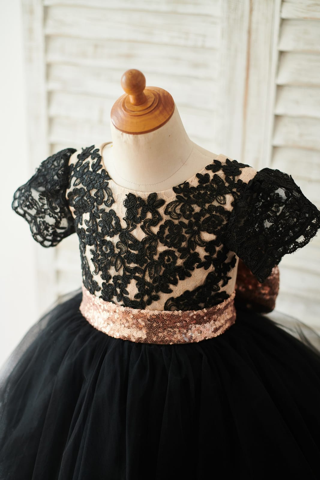 Black Lace Tulle Short Sleeves Wedding Flower Girl Dress 