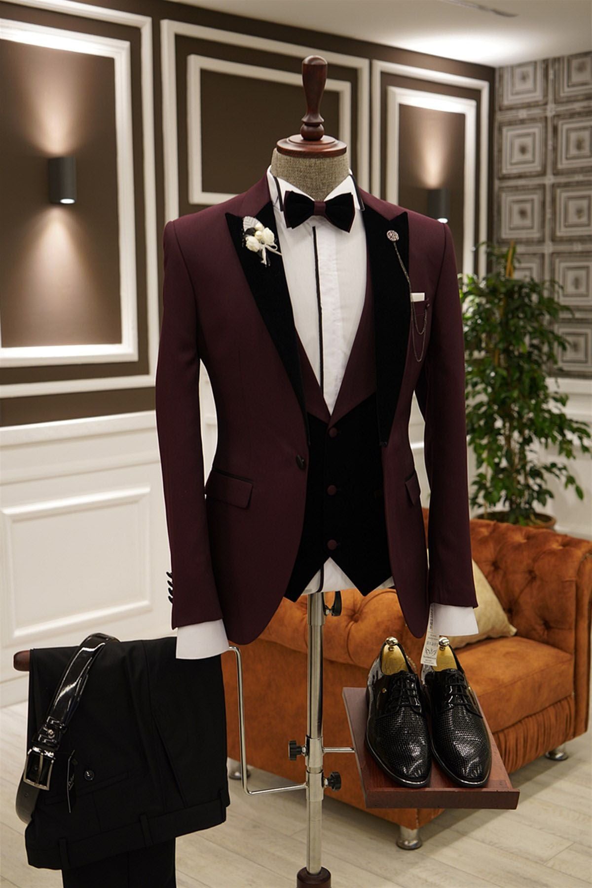 Burgundy 3-pieces Peaked Lapel Slim Fit Men's Prom Suits-showprettydress