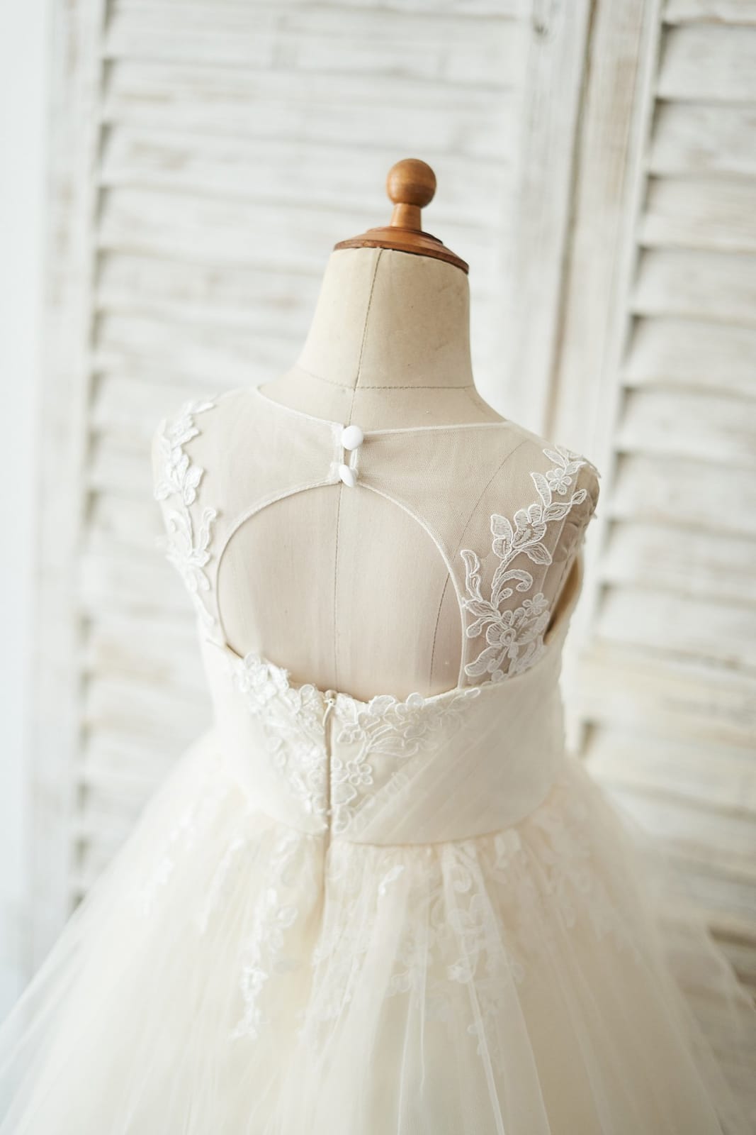 Champagne Lace Tulle Keyhole Back Wedding Flower Girl Dress