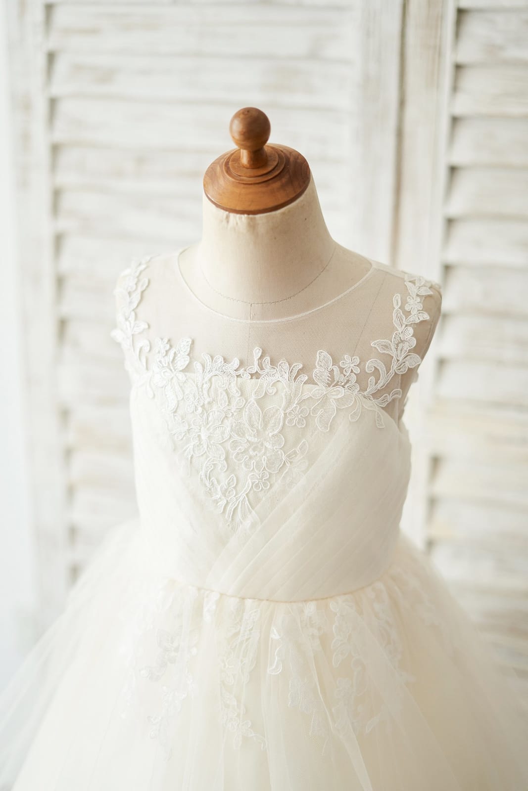 Champagne Lace Tulle Keyhole Back Wedding Flower Girl Dress