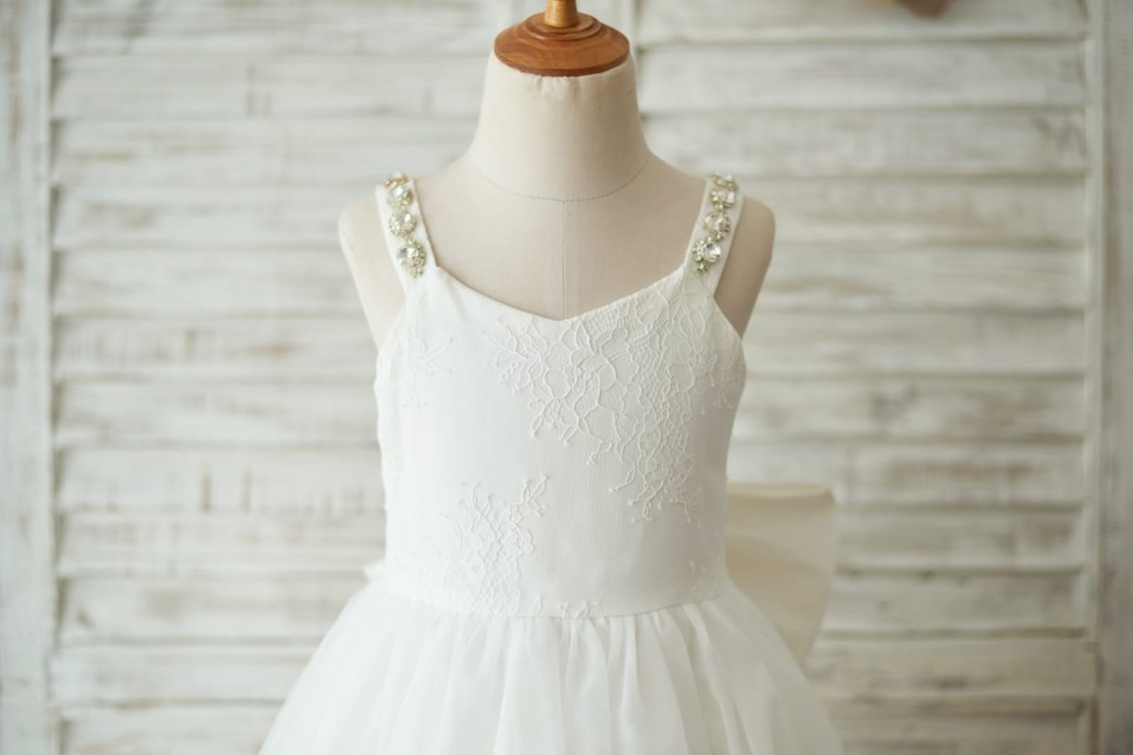 Deep V Back Ivory Lace Tulle Wedding Flower Girl Dress with 