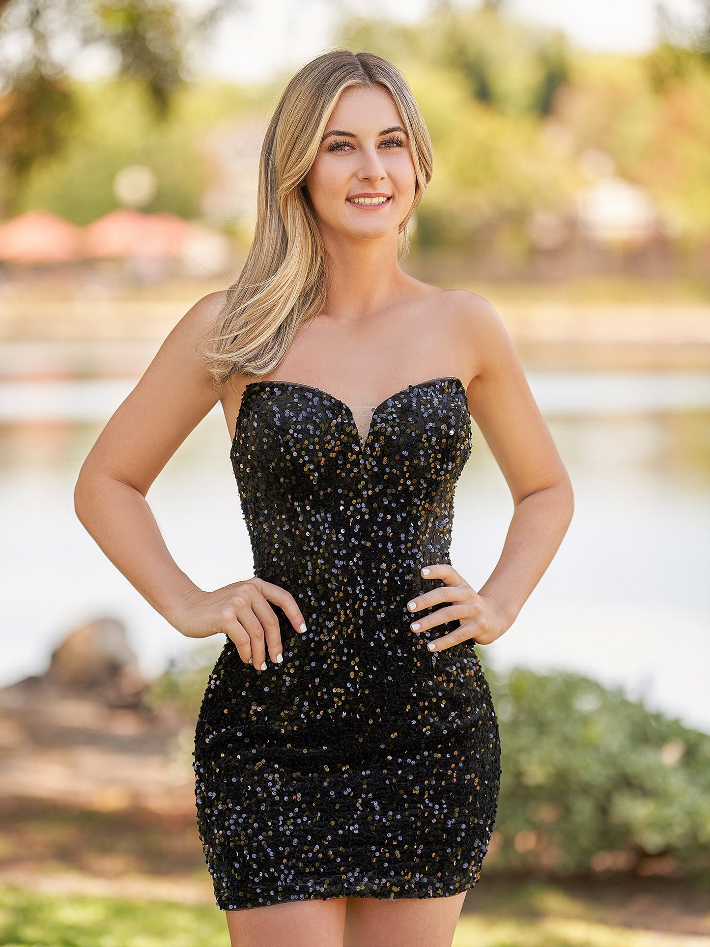 Evora | Bodycon Sweetheart Black Sequin Short Homecoming Dresses