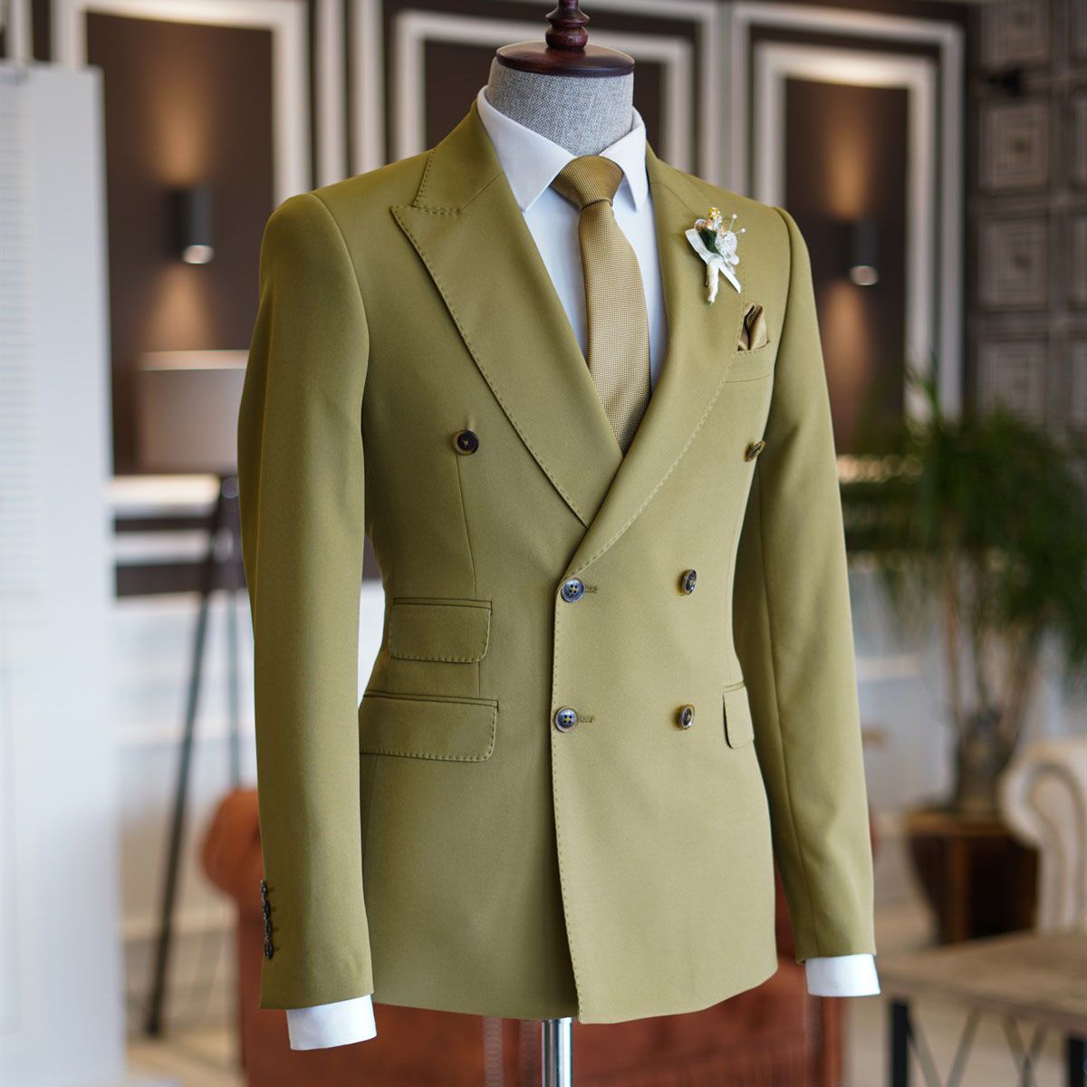 Green Peaked Lapel Double Breasted Men's Prom Suits-showprettydress