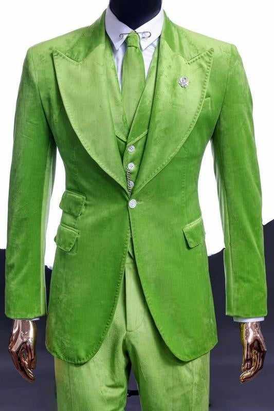 Cyril Fashion Green Peaked Lapel Three Pieces Velvet Prom Suits