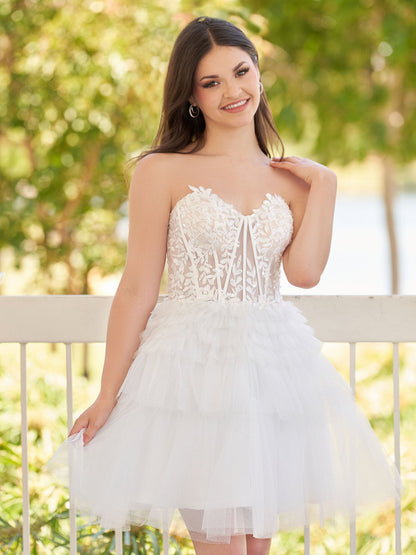 Ivy | A-Line Sweetheart White Lace Short Homecoming Dress