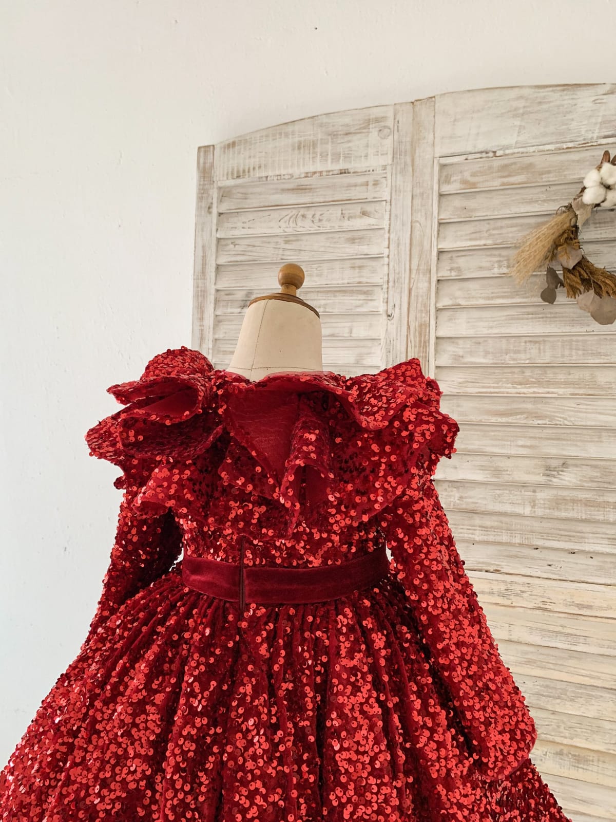 Long Sleeves Burgundy Sequin Ruffle Neckline Wedding Flower 