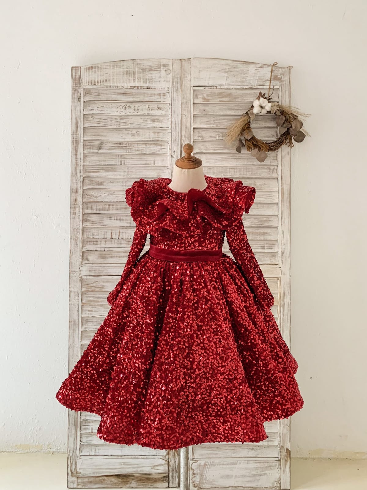 Long Sleeves Burgundy Sequin Ruffle Neckline Wedding Flower 