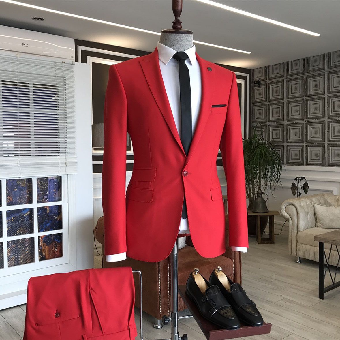 Red Peaked Lapel Slim Fit Bespoke Men's Prom Suits-showprettydress