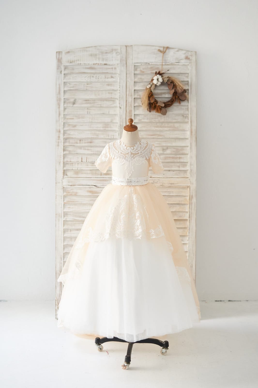 Short Sleeves Champagne Lace Tulle Wedding Flower Girl Dress