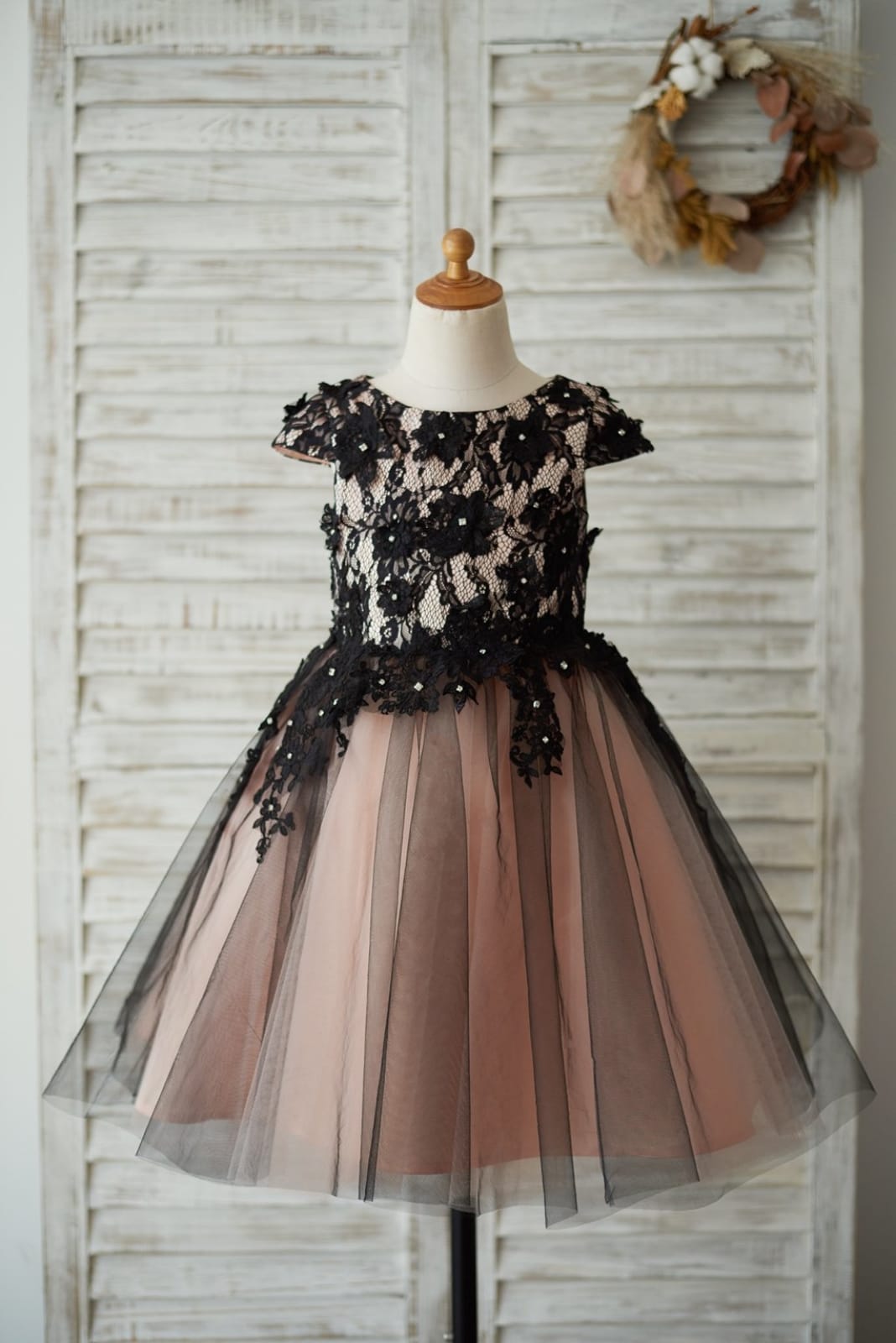 Cap Sleeves Black Lace Tulle Mauve Lining Wedding Flower 