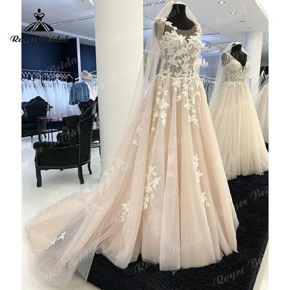 Roycebridal A Line Boho Scoop Wedding Dress Lace Appliques Sleeveless Light Champagne Court Train 2025 Wedding Gown Robe Mariage Femme Beach