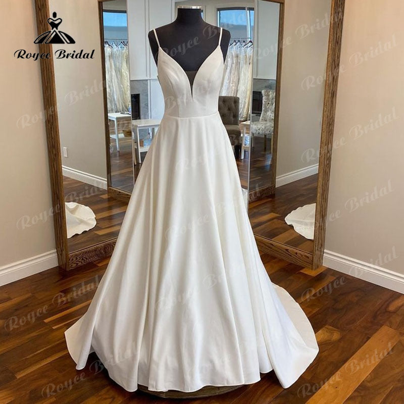 Roycebridal Simple V Neck Satin Boho Spaghetti Straps Wedding Dress Open Back 2025 Elegant Bridal Wedding Gown vestidos de novia Elegant