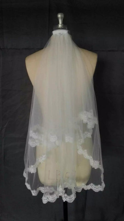 Lace Edge In Stock White Ivory Short Bridal Veil with Comb Applique Edge Wedding Veil Accessory - ROYCEBRIDAL OFFICIAL STORE