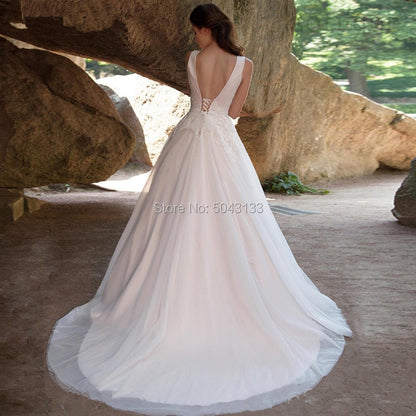 Roycebridal Elegant Tulle Wedding Dresses with Appliques Vestido De Noiva V Neckline Sleeveless Wedding Bridal Gowns Beach Bride Dress