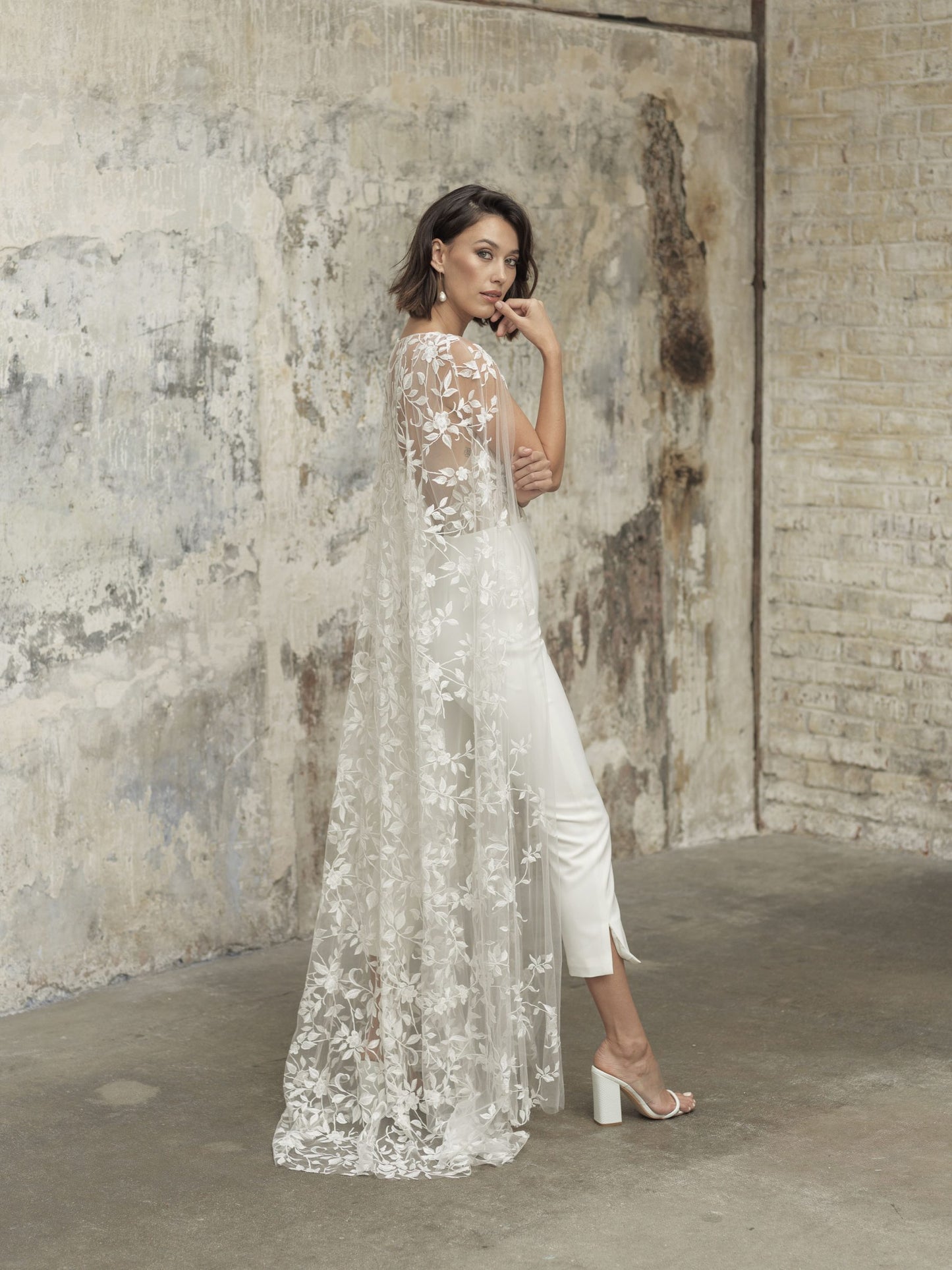 2021 Wedding Jumpsuit With Cape Beach Wedding Dresses V Neck Tea Length Lace Bridal Outfit Wedding Gowns - ROYCEBRIDAL OFFICIAL STORE