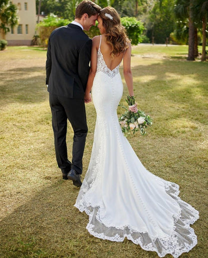 Roycebridal Lace Mermaid Wedding Dresses Spaghetti Straps Sexy V-Neck Backless Appliques Sleeveless Button Long Sweep Train Bride Gown 2021