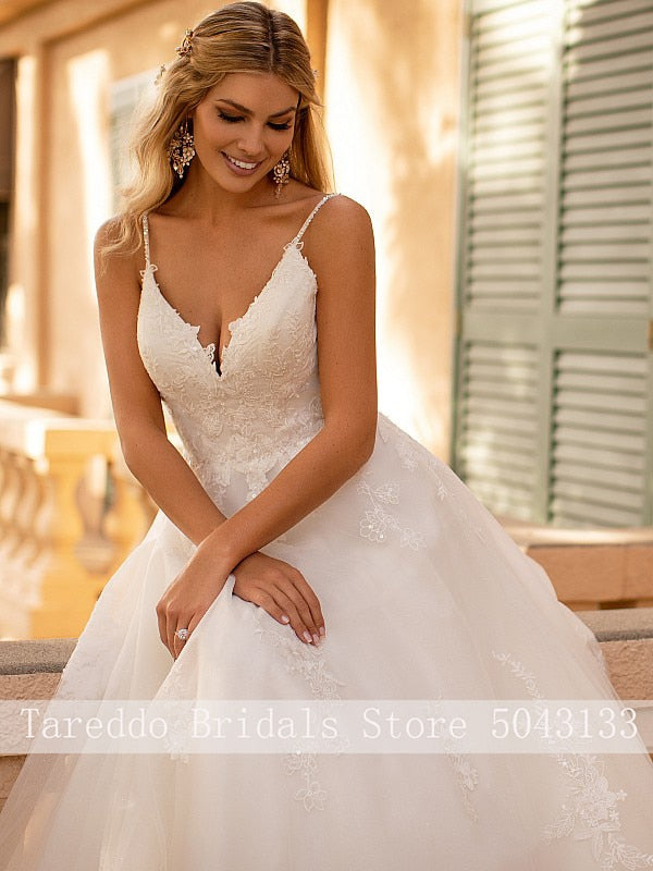 Roycebridal Lace Appliques A Line Spaghetti Straps Wedding Dresses 2021 V Neck Off the Shoulder Floor Length Tulle Backless Bridal Gowns